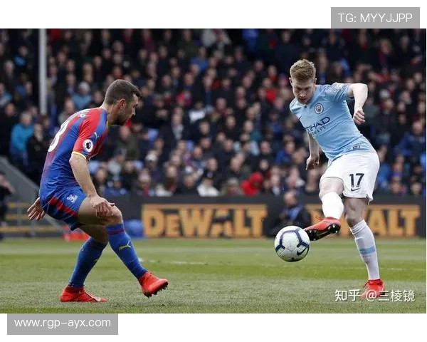 德布劳内大腿伤势恐成隐患,长期影响引发球迷与专家关注 德布劳内大腿伤势恐成隐患,长期影响引发球迷与专家关注